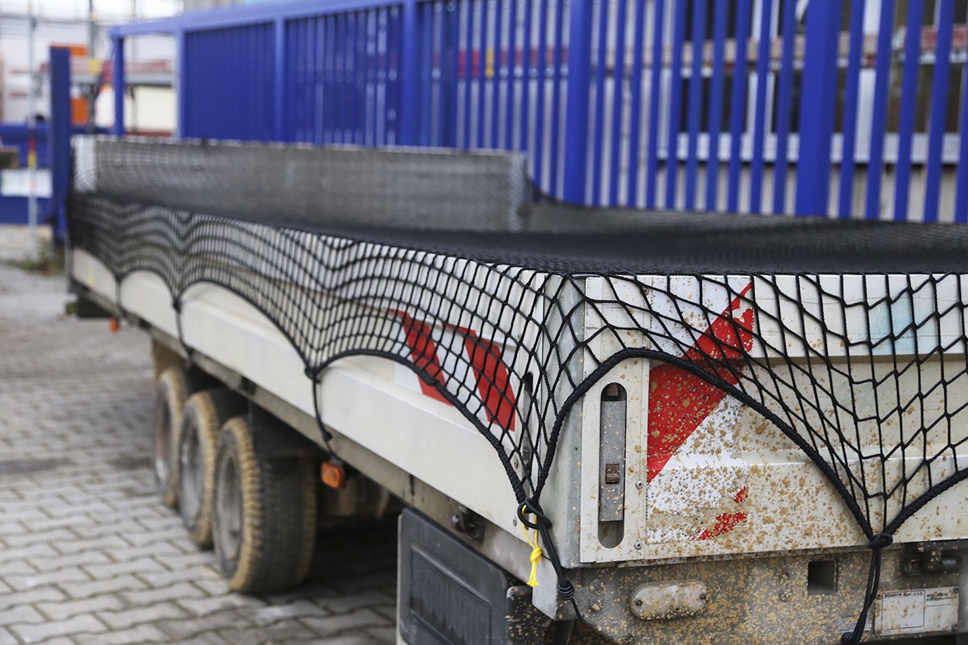 Anhänger-/Containernetze (PP) - PP-Netz ca. 1,5x2,5 m / m.Expanderseil