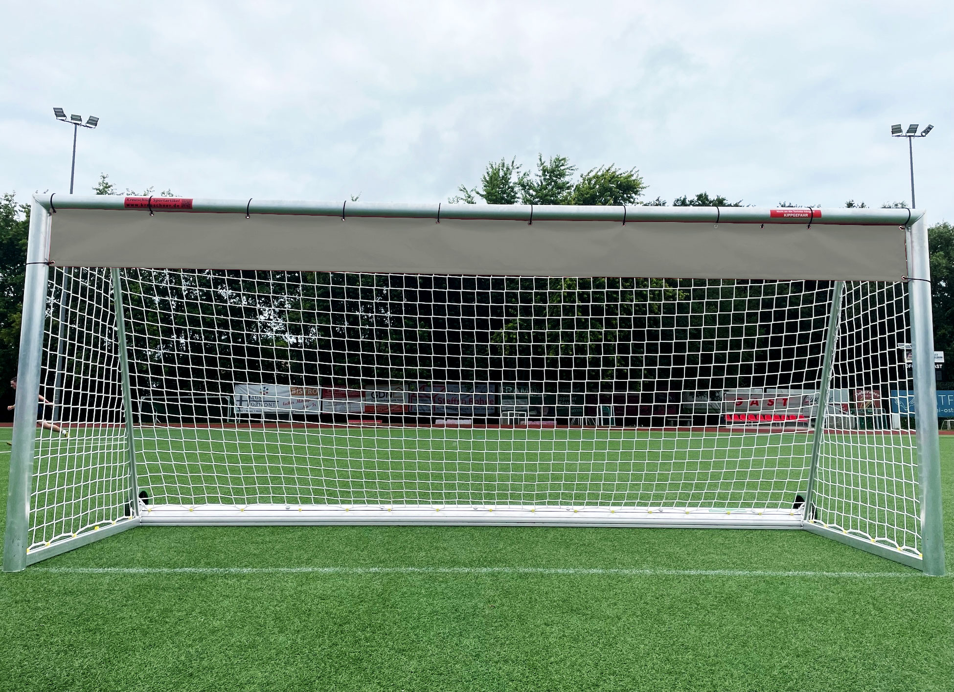 Goal-Downsizer (Torverkleinerer) für Jugendfussballtor / ca. 495x33 cm / LKW Plane (650 g/qm) - Hellgrau